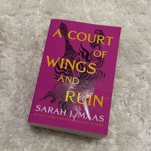 A Court of Wings and Ruin by Sarah J. Maas - Paperback